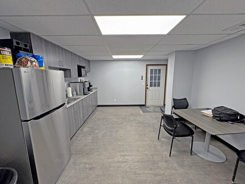 More Photos Of 3672 Highway 111, Granite City Warehouse For Sale