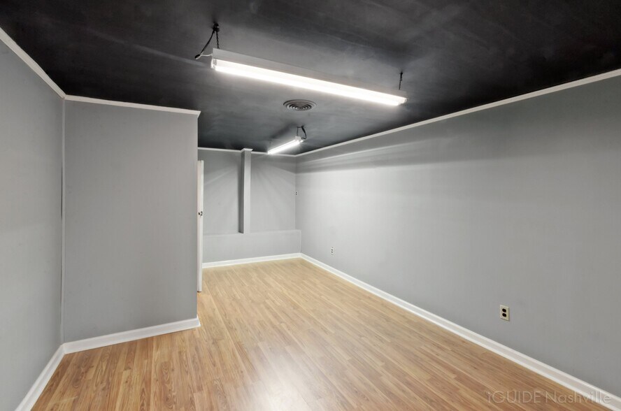 More Photos Of 152-158 N Water Ave, Gallatin Office For Lease