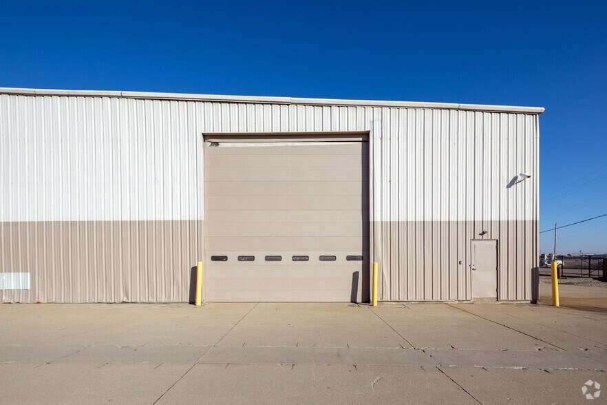 More Photos Of 4810 Crittenden Dr, Louisville Unknown For Lease