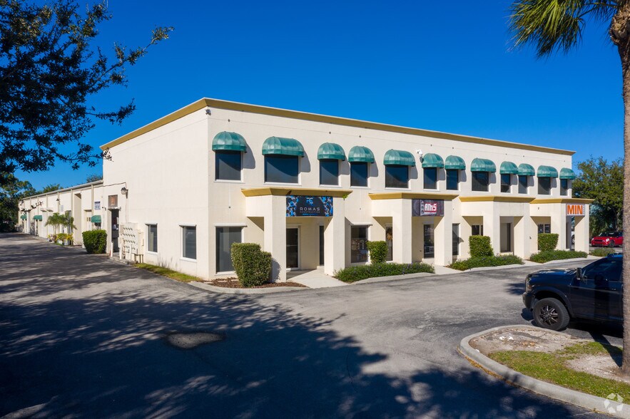 More Photos Of 5567 Taylor Rd, Naples Warehouse For Lease