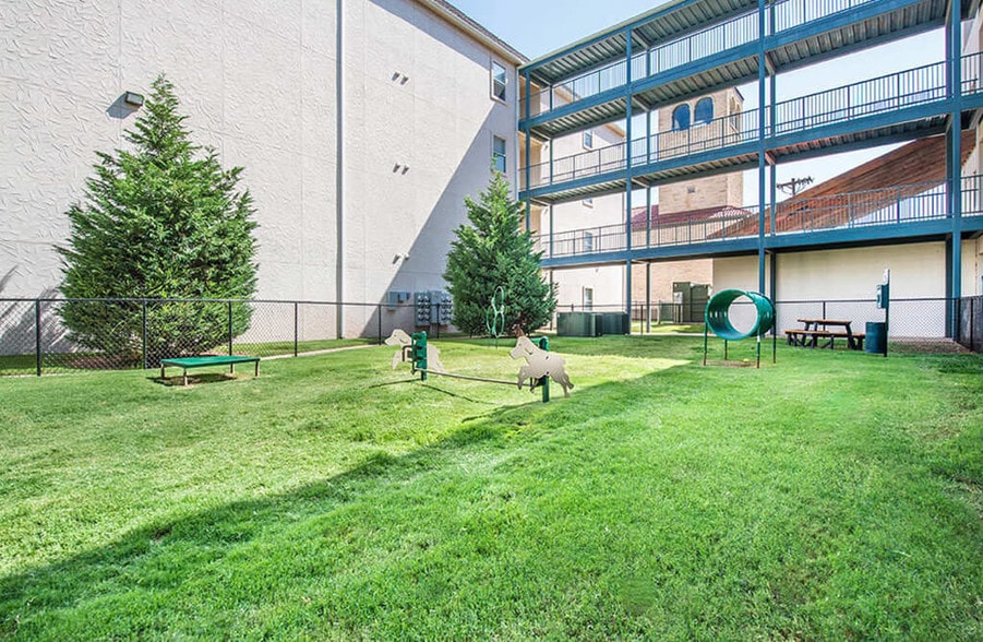 More Photos Of 301-409 N Walker Ave, Oklahoma City Apartments For Lease