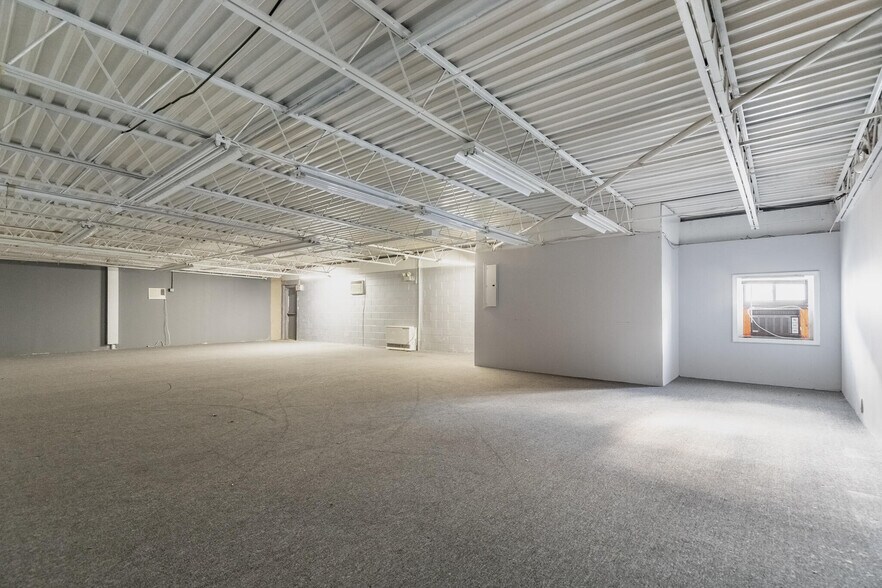 More Photos Of 18 Water St, Danvers Storefront Retail Office For Sale