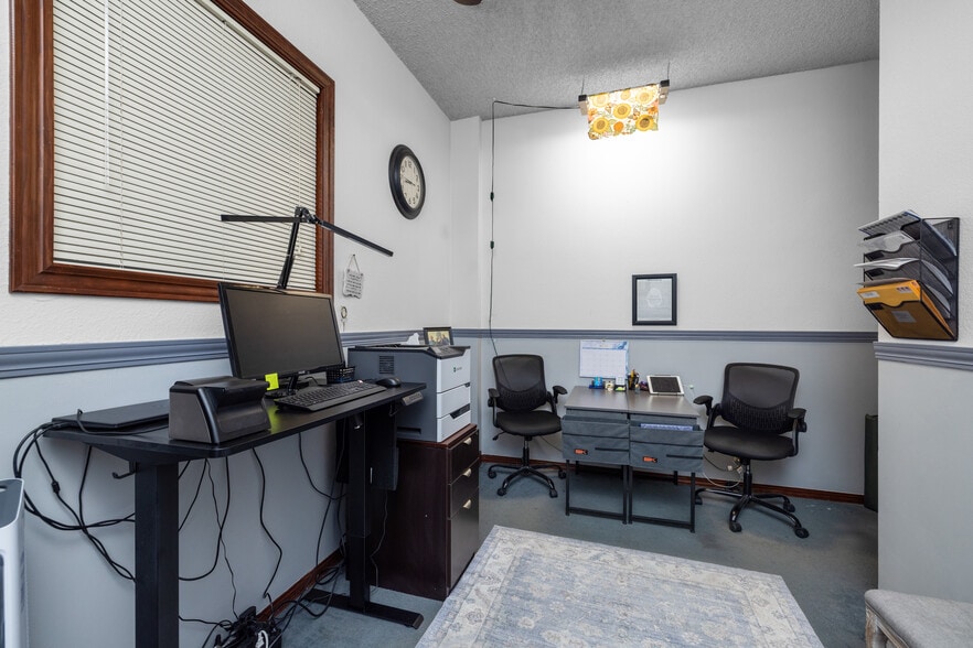 More Photos Of 17 2nd St E, Kalispell Storefront Retail Office For Sale