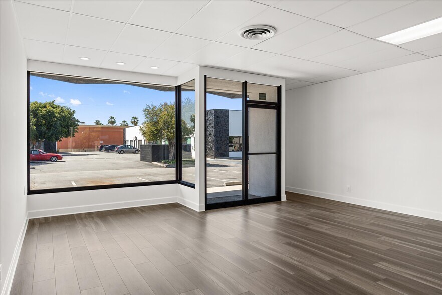 More Photos Of 6161 Lincoln Ave, Buena Park Storefront For Lease