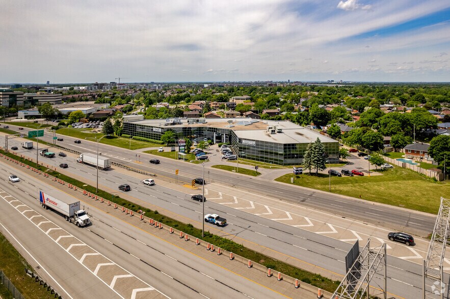 More Photos Of 6363 Rte Transcanadienne, Montréal Medical For Lease