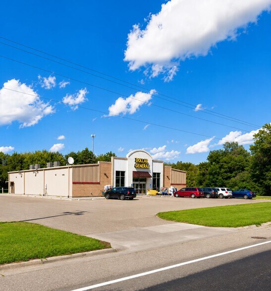 More Photos Of 198 Oak St, Dawson Storefront For Sale