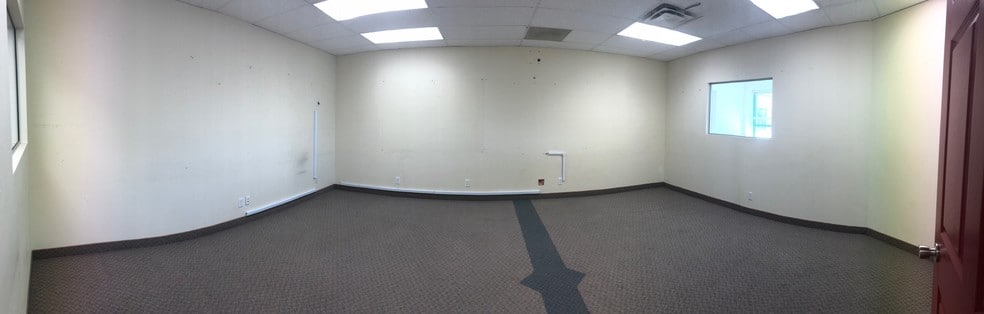 More Photos Of 3242 Westwood St, Port Coquitlam General Retail For Sale