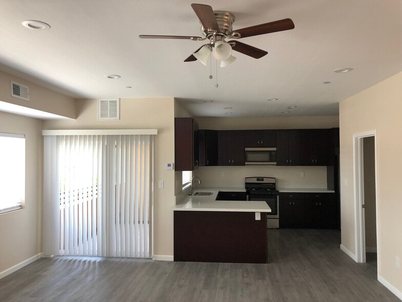 More Photos Of 120 Ballantyne St, El Cajon Apartments For Lease