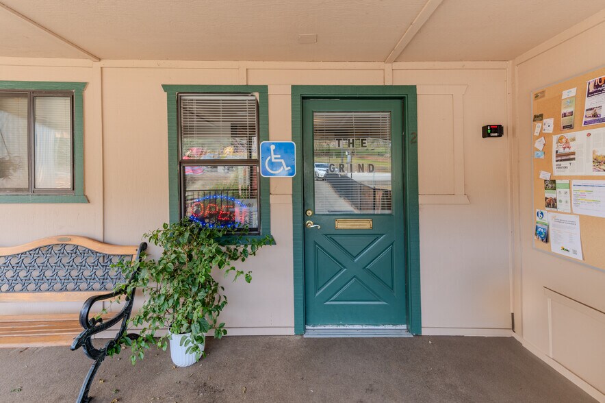 More Photos Of 10556-10612 Combie Rd, Auburn Medical For Sale