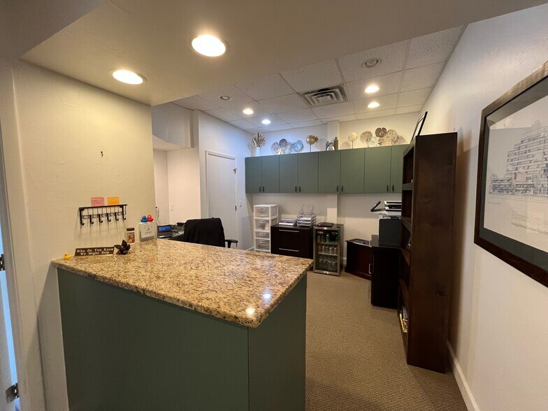 More Photos Of 40 Barkley Cir, Fort Myers Medical For Lease