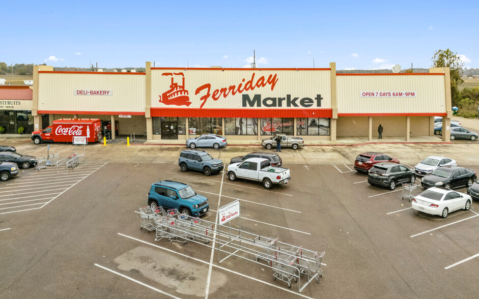 Primary Photo Of 2214 EE Wallace Blvd N, Ferriday Supermarket For Sale