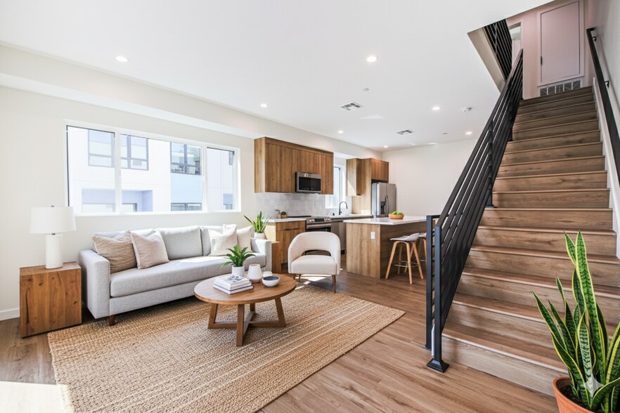 More Photos Of 2129 Aaron St, Los Angeles Apartments For Sale