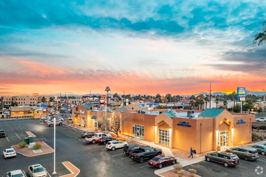 More Photos Of 3220-3370 E Flamingo Rd, Las Vegas Unknown For Lease