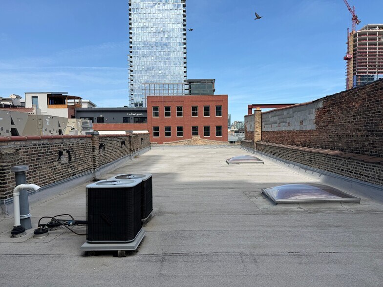 More Photos Of 1109 W Fulton Market, Chicago Flex For Sale