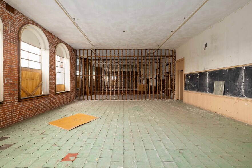 More Photos Of 167 George St, Pawtucket Apartments For Sale