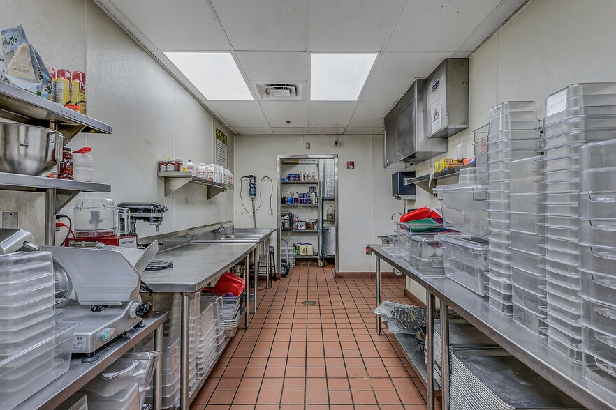 More Photos Of 821 Northern Blvd, Clarks Summit Restaurant For Sale