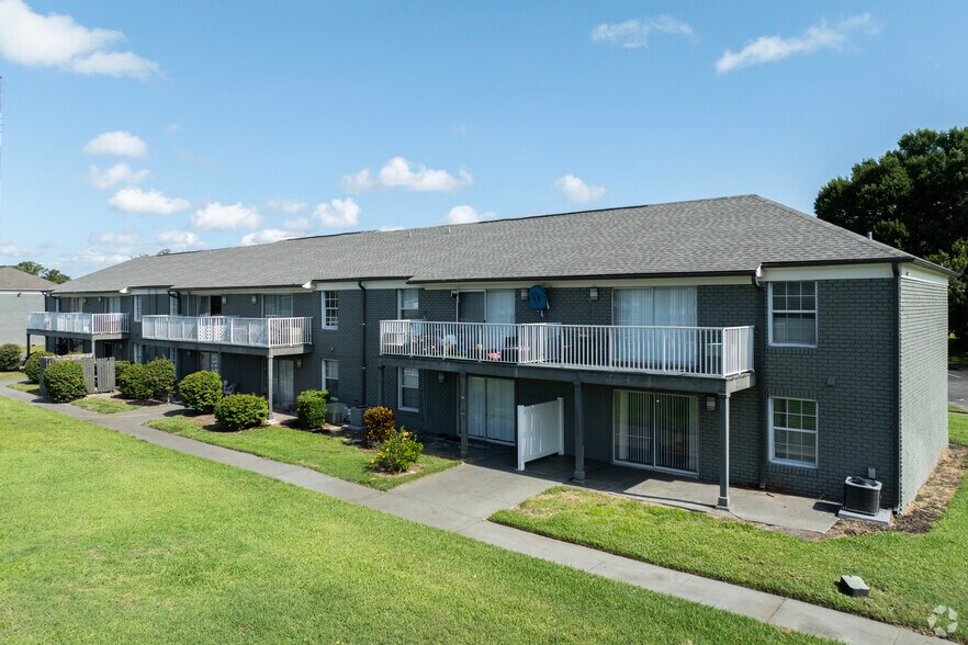 More Photos Of 6900 Concord Dr, Tampa Apartments For Sale