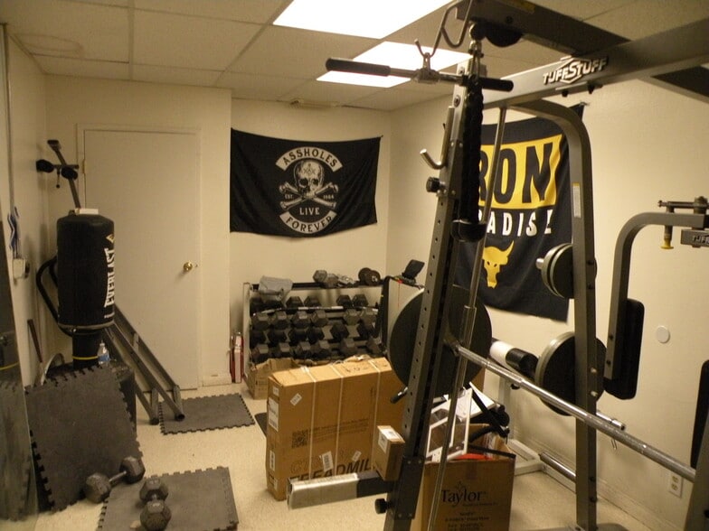 More Photos Of 3121 E Avenue I, Lancaster Freestanding For Sale