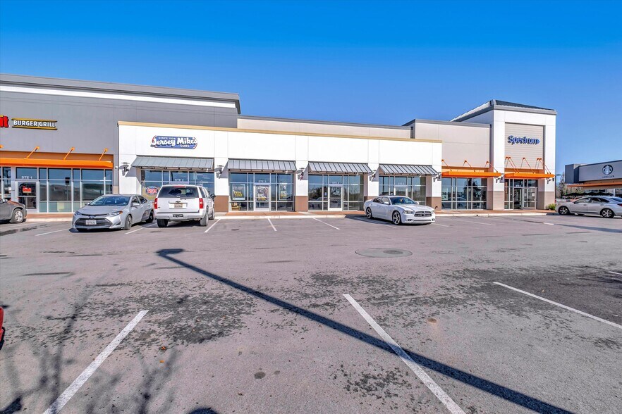 More Photos Of 999 Main St, Watsonville Unknown For Lease