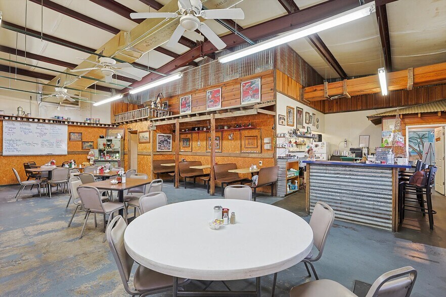 More Photos Of 317 W FM 120, Pottsboro General Retail For Sale