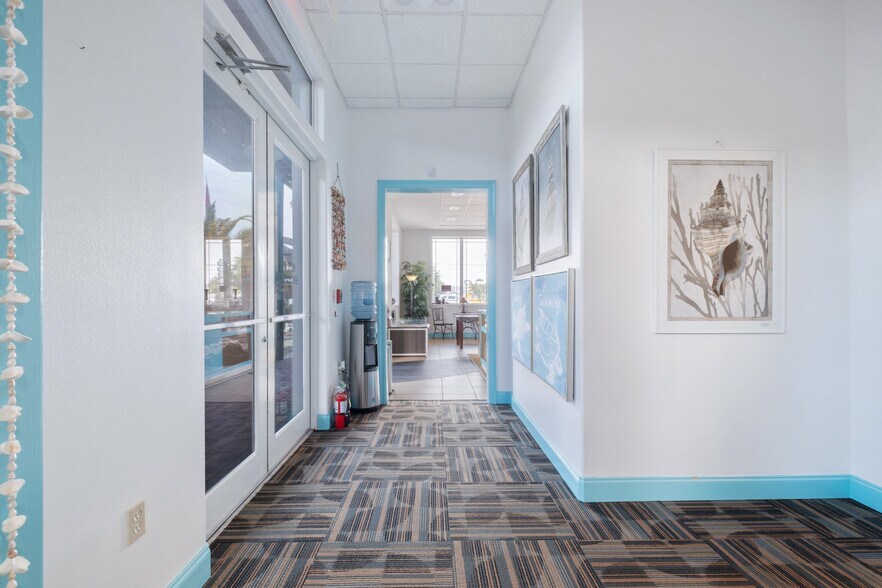 More Photos Of 503A Harbor Blvd, Destin Flex For Lease