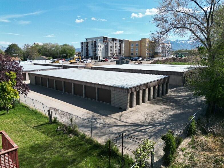 More Photos Of 2087 N Main St, Sunset Freestanding For Sale