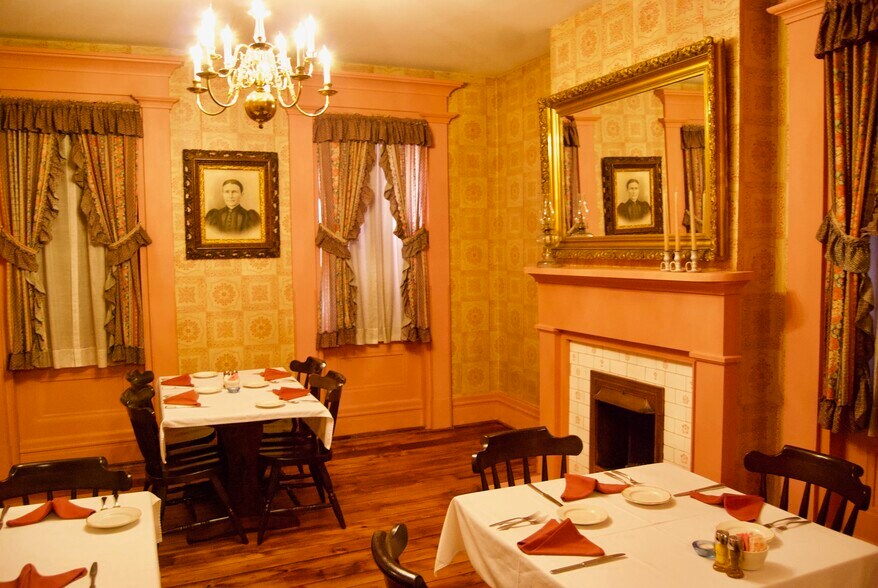 More Photos Of 690-692 State Route 66, Leechburg General Retail For Sale