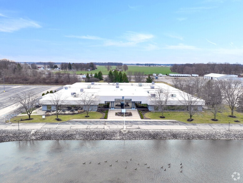 More Photos Of 9001 S Walnut St, Daleville Office For Sale