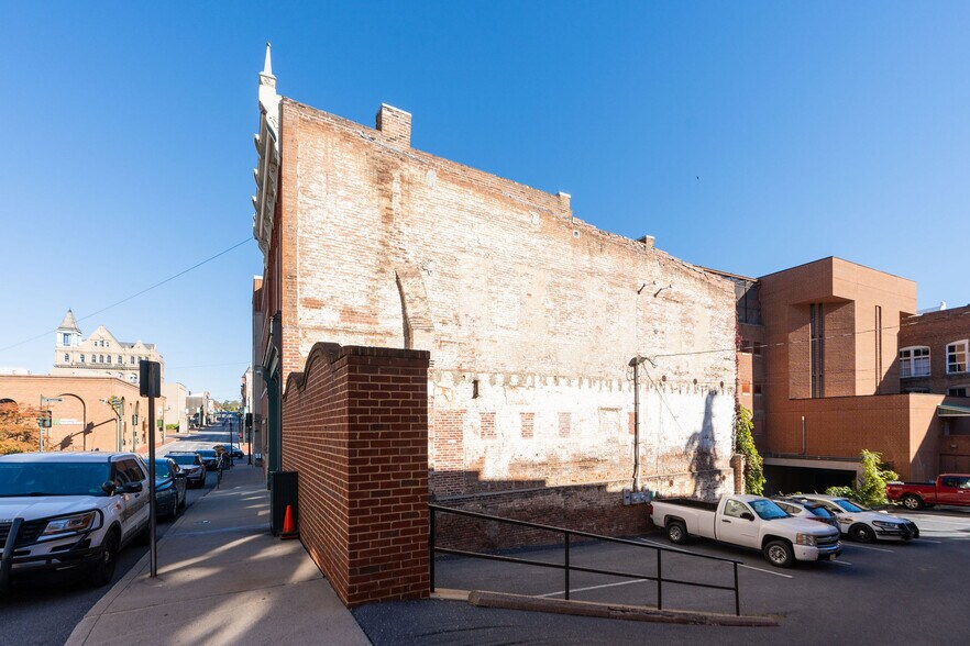 More Photos Of 111 S Augusta St, Staunton Storefront Retail Office For Sale