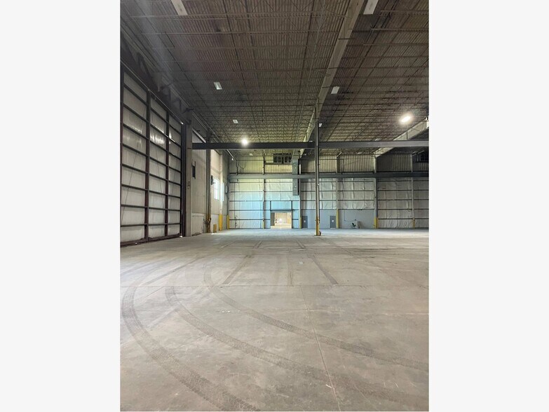 More Photos Of 901 E Main St, Warsaw Warehouse For Lease