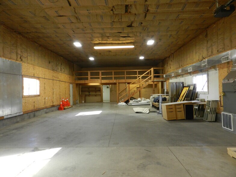 More Photos Of 445 Kristen Ct, Montrose Warehouse For Sale