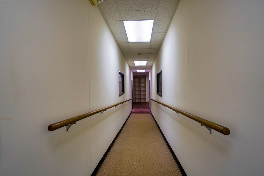 More Photos Of 8 NW 8th St, Oklahoma City Light Manufacturing For Lease