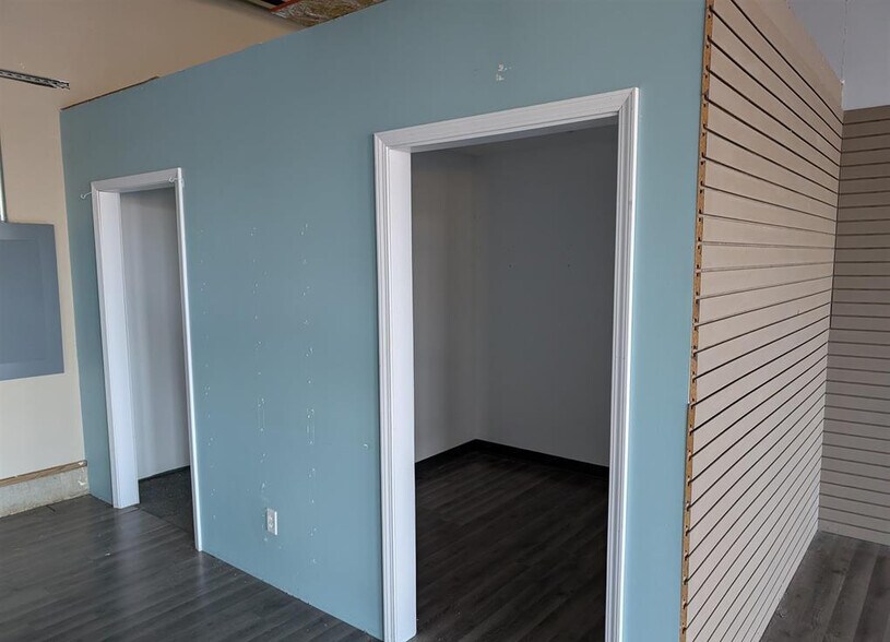 More Photos Of 208-216 N Main St, Creve Coeur Freestanding For Lease