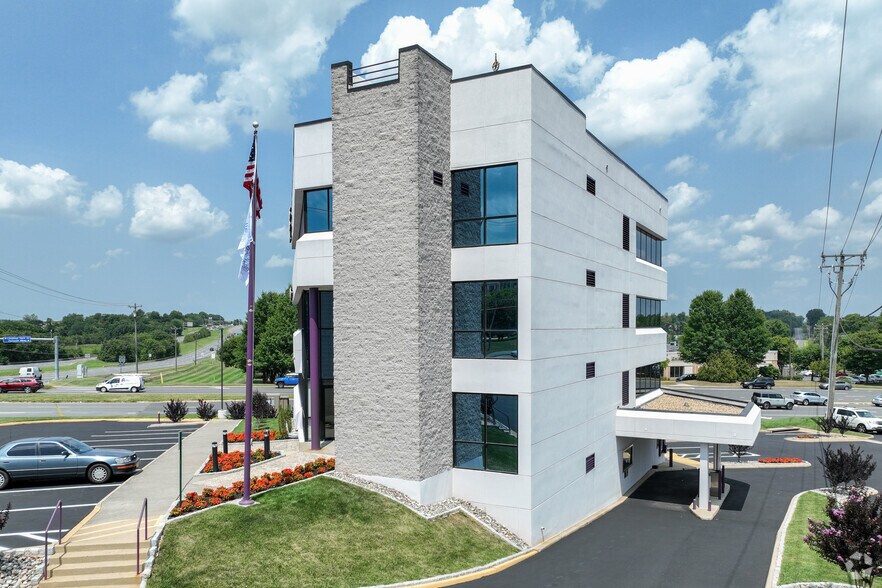 More Photos Of 46045 Palisade Parkway, Sterling Medical For Lease