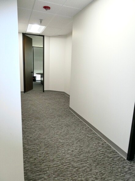 More Photos Of 15311 Vantage Pky W, Houston Unknown For Lease