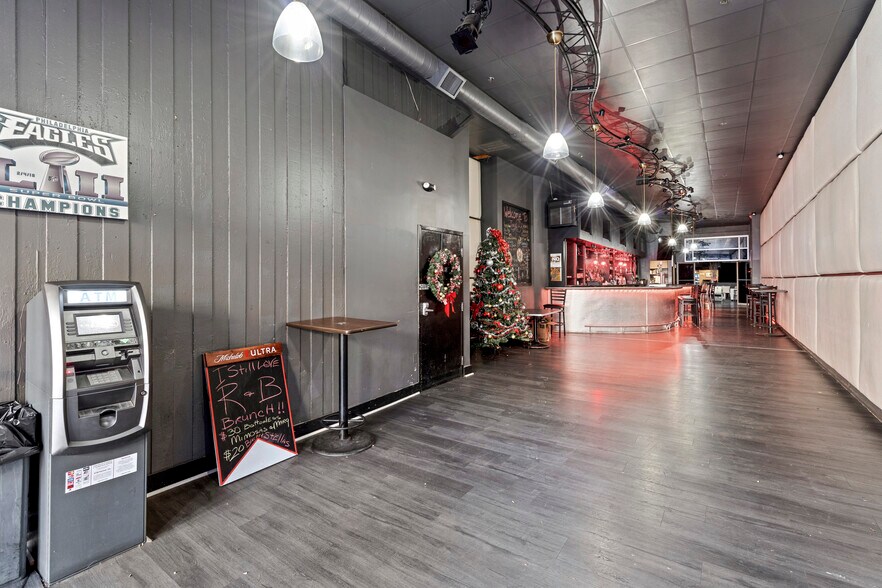 More Photos Of 312 Market St, Philadelphia Restaurant For Lease