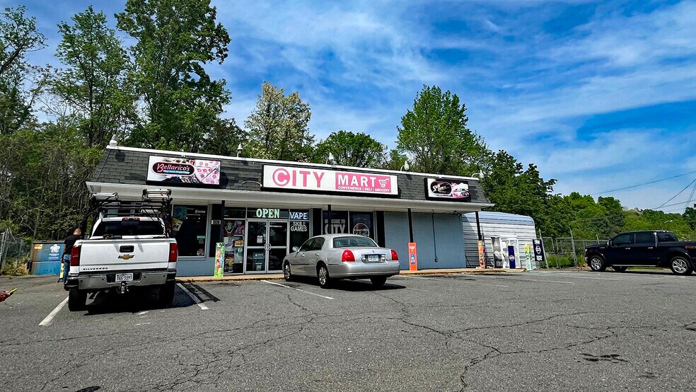 Primary Photo Of 1001 Forbes St, Fredericksburg Convenience Store For Sale