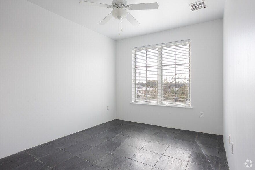 More Photos Of 433 W New England Ave, Winter Park Apartments For Lease