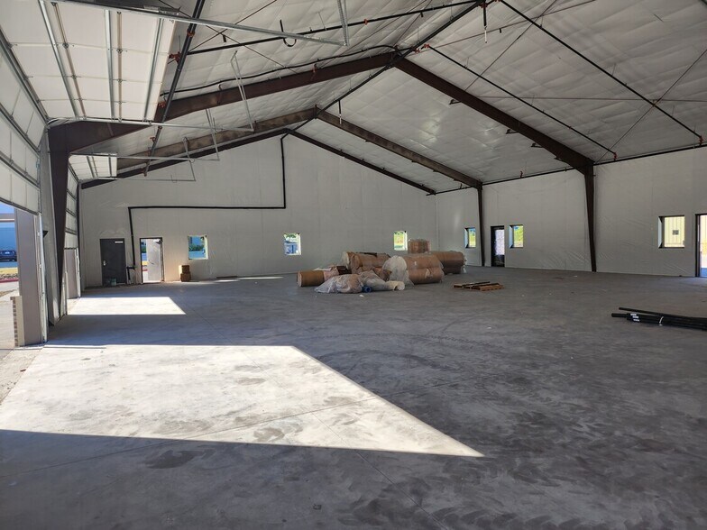 More Photos Of 3255 N McDonald St, McKinney Warehouse For Lease