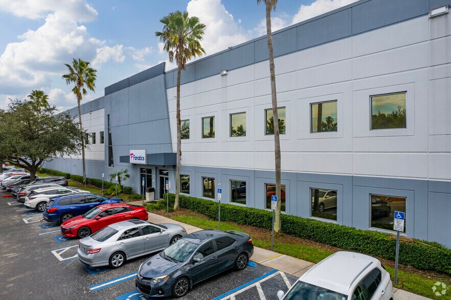 Primary Photo Of 8221 Eagle Palm Dr, Riverview Distribution For Lease