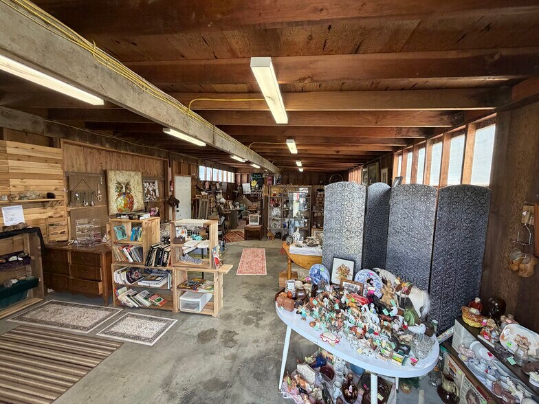 More Photos Of 1120 Main St, Philomath Freestanding For Lease