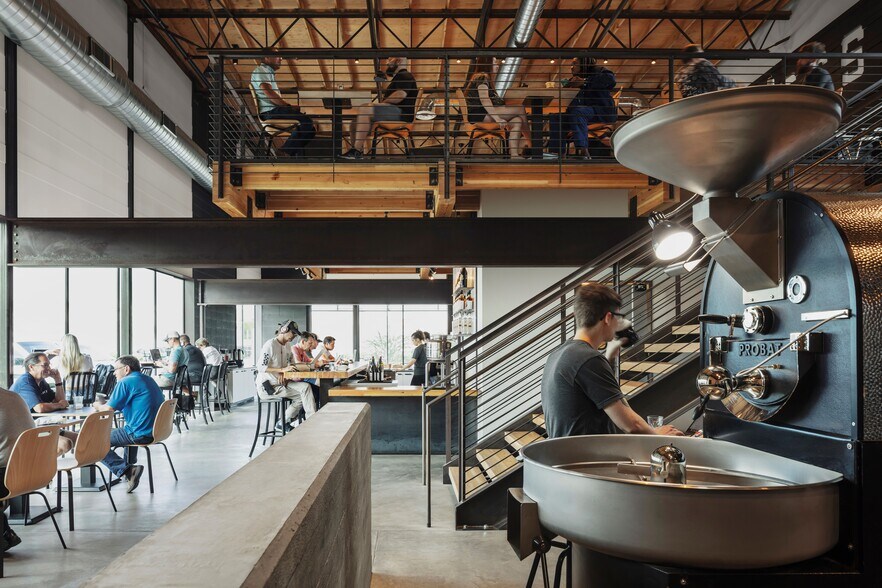 More Photos Of 10443 N 32nd St, Phoenix Freestanding For Sale