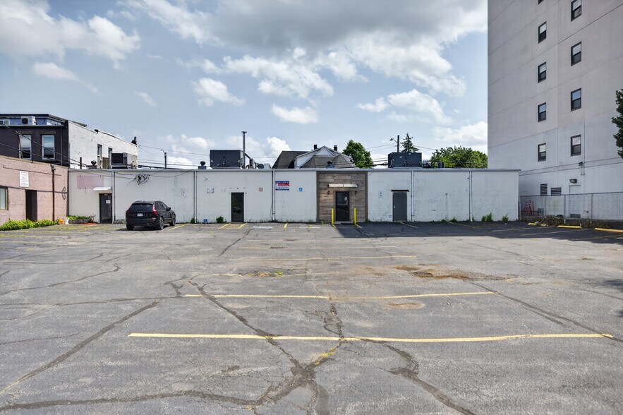 Primary Photo Of 15-21 School St, Quincy Medical For Sale