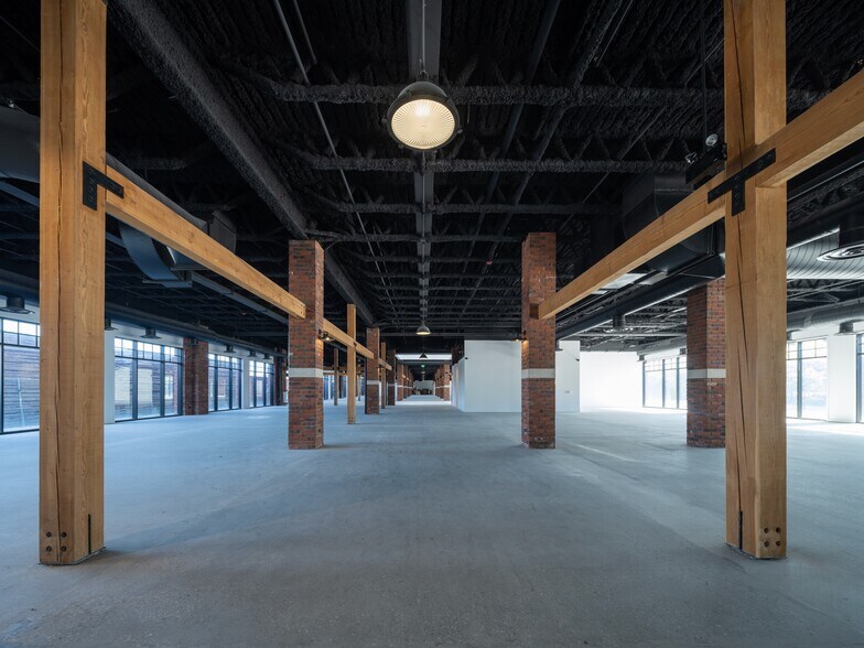 More Photos Of 2650 St Clair Av W, Toronto Freestanding For Sale