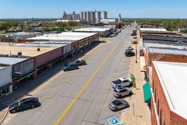 More Photos Of 113 W Main St, Watonga Storefront For Sale