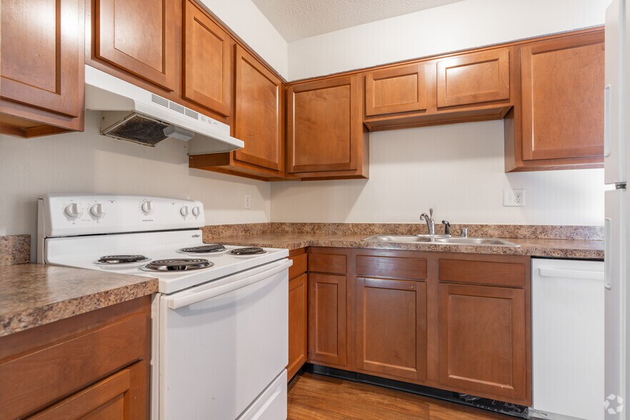 More Photos Of 7300-7310 Southside Dr, Louisville Apartments For Sale