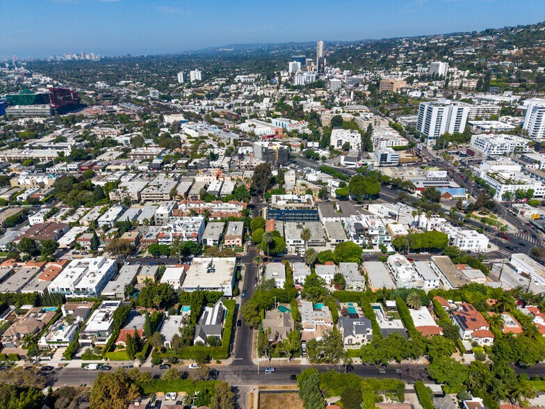 More Photos Of 1001 N Croft Ave, Los Angeles Apartments For Sale