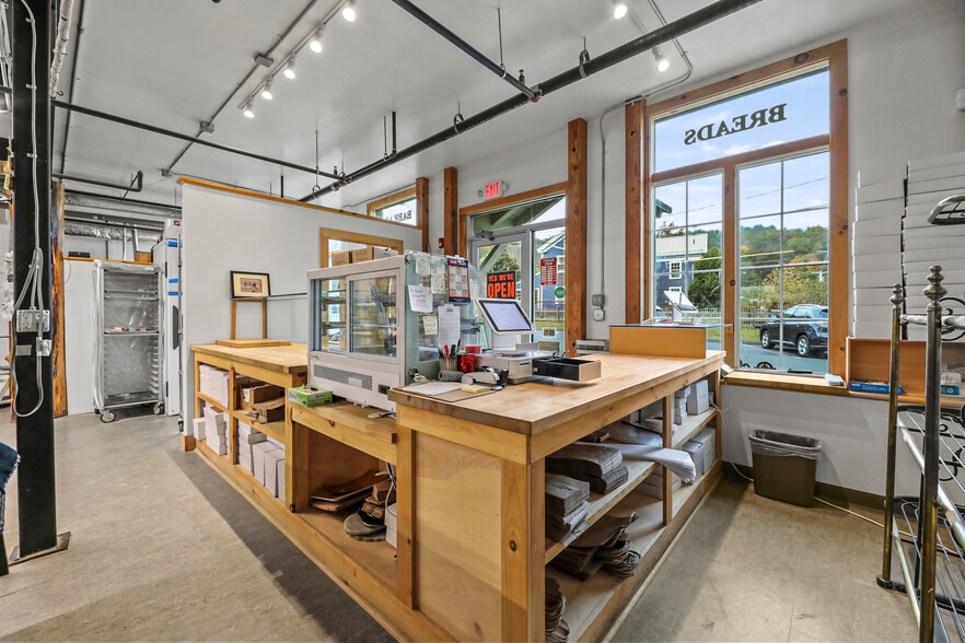 More Photos Of 198 Main St, Great Barrington Freestanding For Sale