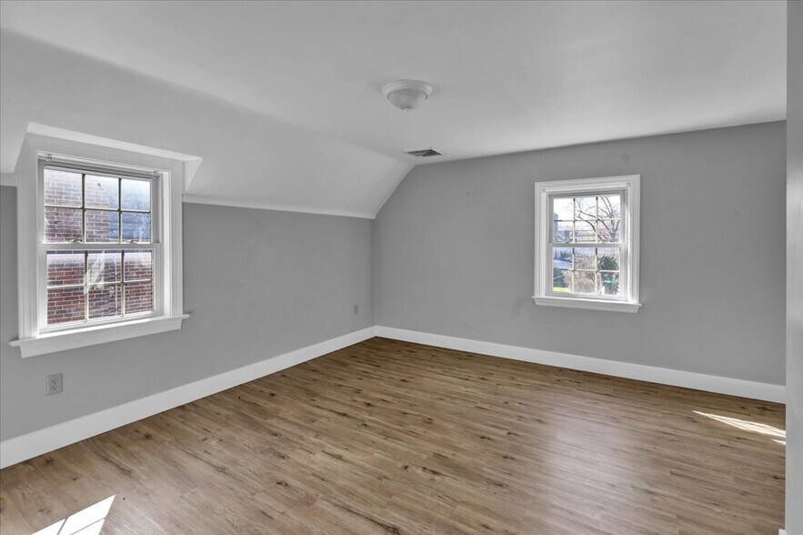 More Photos Of 1057 Columbia Ave, Lancaster Office For Sale