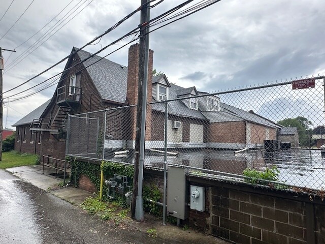 More Photos Of 201 N Broad St, Griffith Specialty For Sale